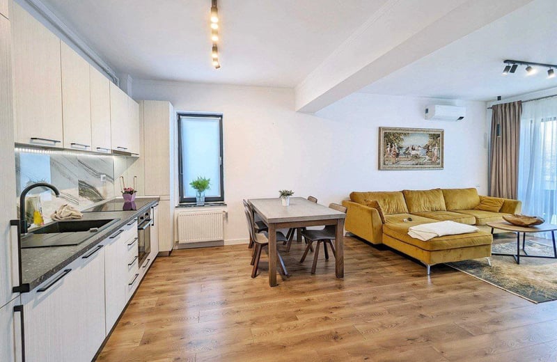 Rental of a spacious 3-room apartment, 273 m², Constanta, Romania